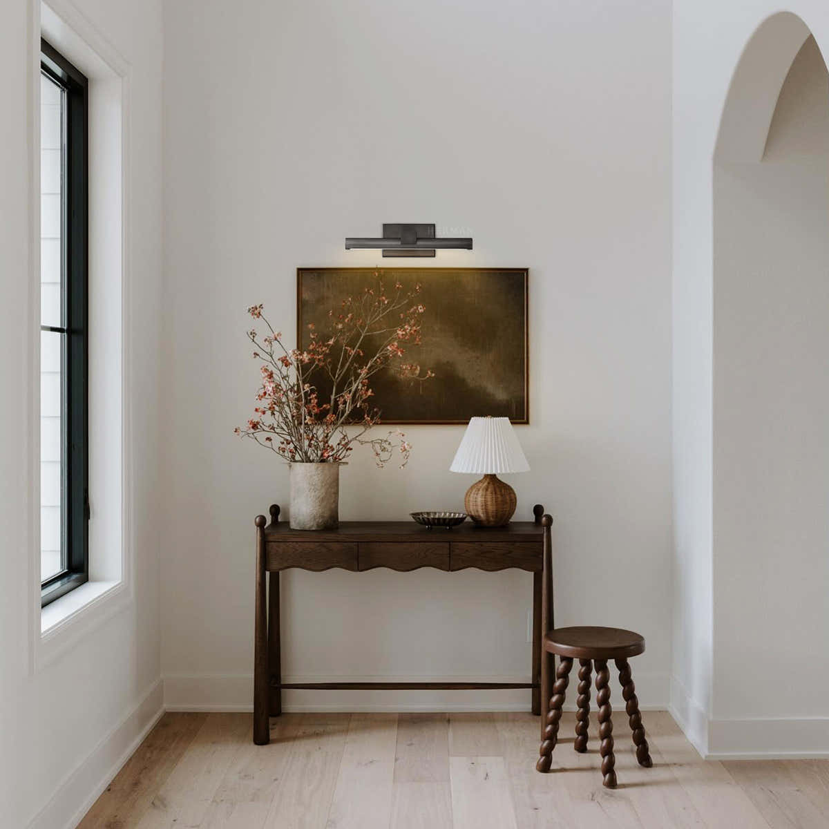 Vela Round Picture Light
