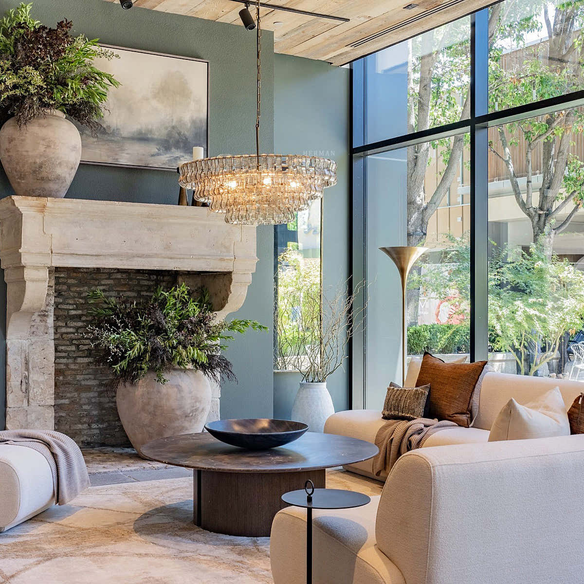 Amor 4-Tier Ghiaccio Glass Round Chandelier 36"