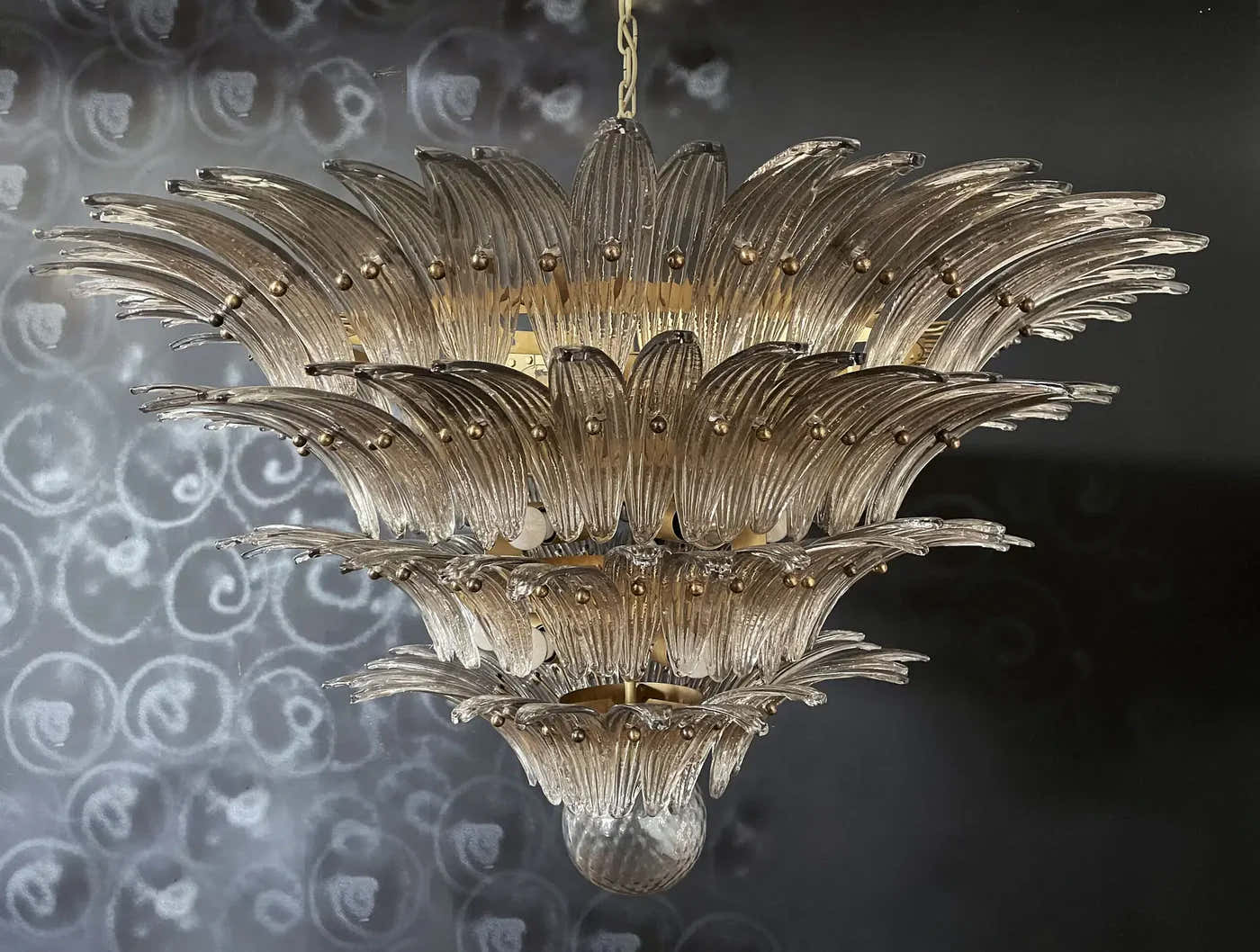 Murano Chandelier – Palmette – 163 glasses – Smoked