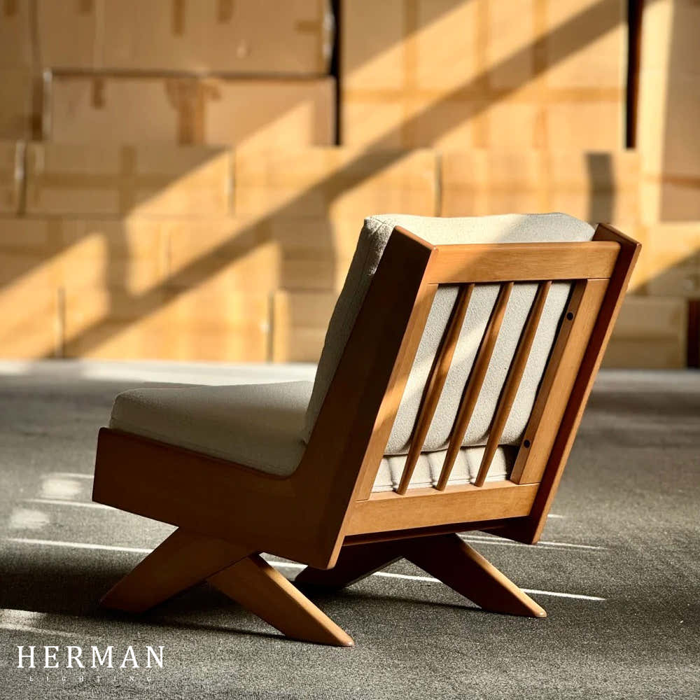 Aura Modern Seat
