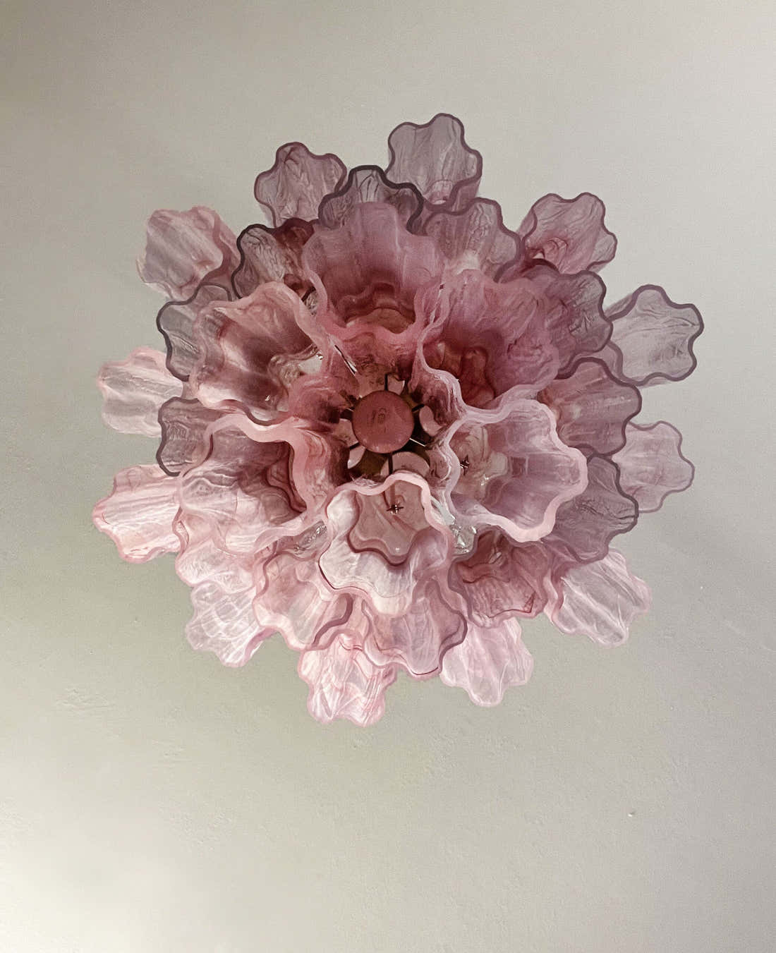 Murano Chandelier – 30 tubes – Alabaster Pink