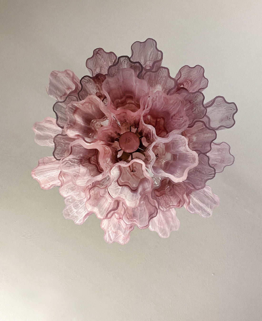 Murano Chandelier – 30 tubes – Alabaster Pink