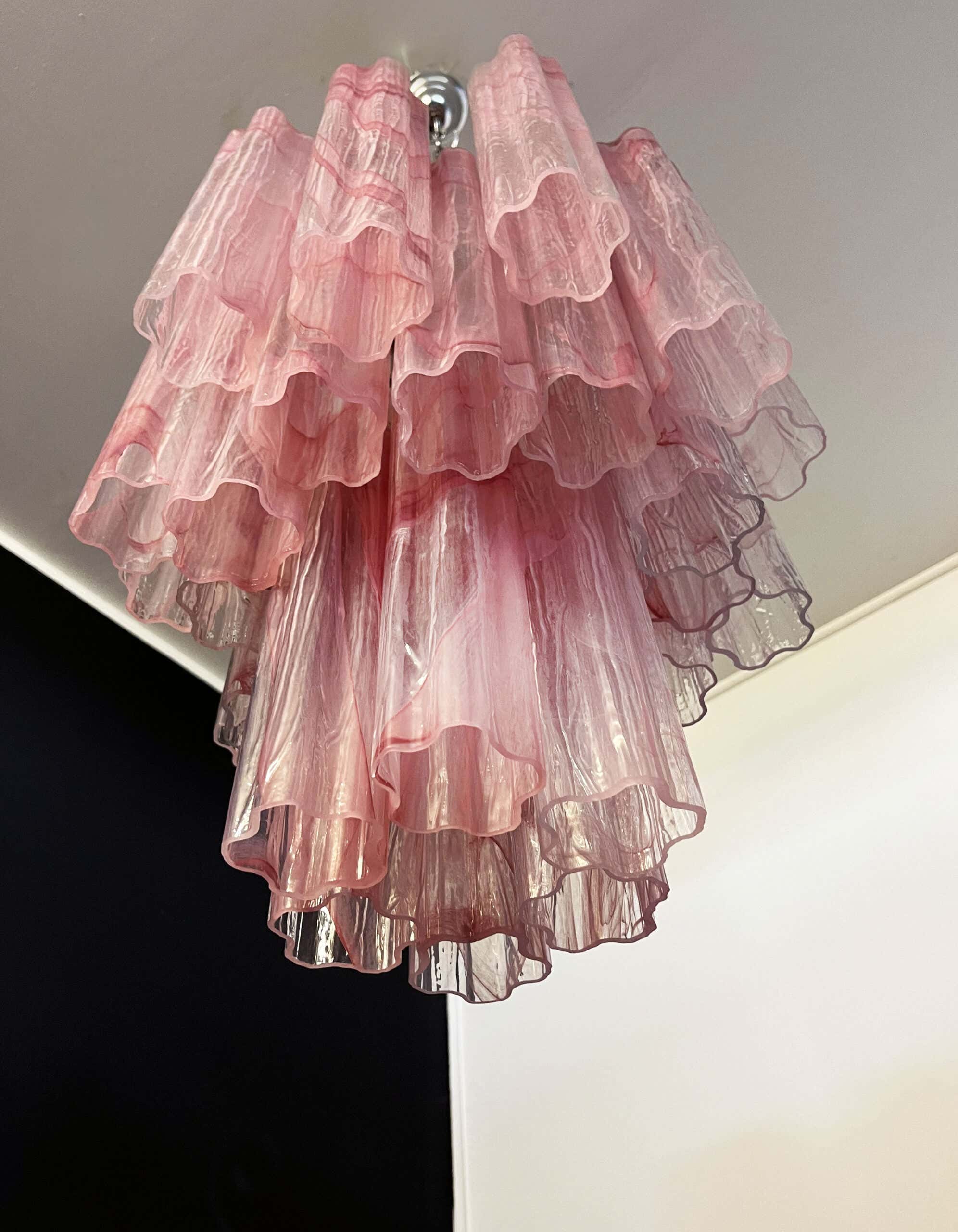 Murano Chandelier – 30 tubes – Alabaster Pink