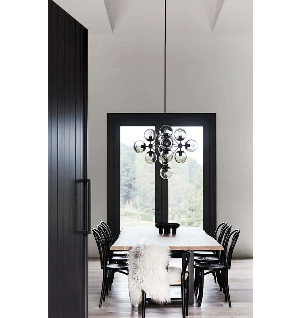 Modo Chandelier 31" - Diamond, 13 Globes