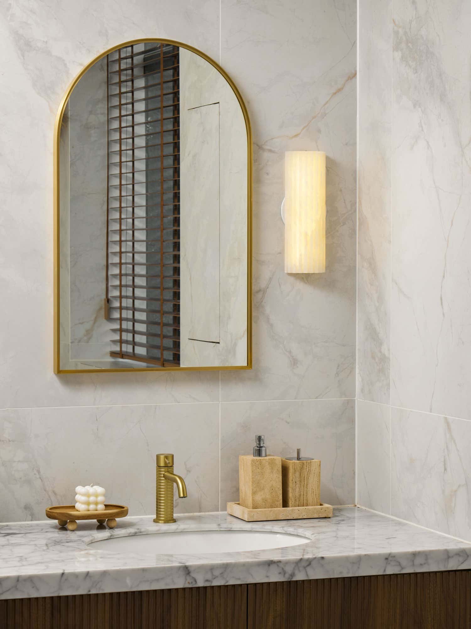 Alvia Alabaster Wall Light