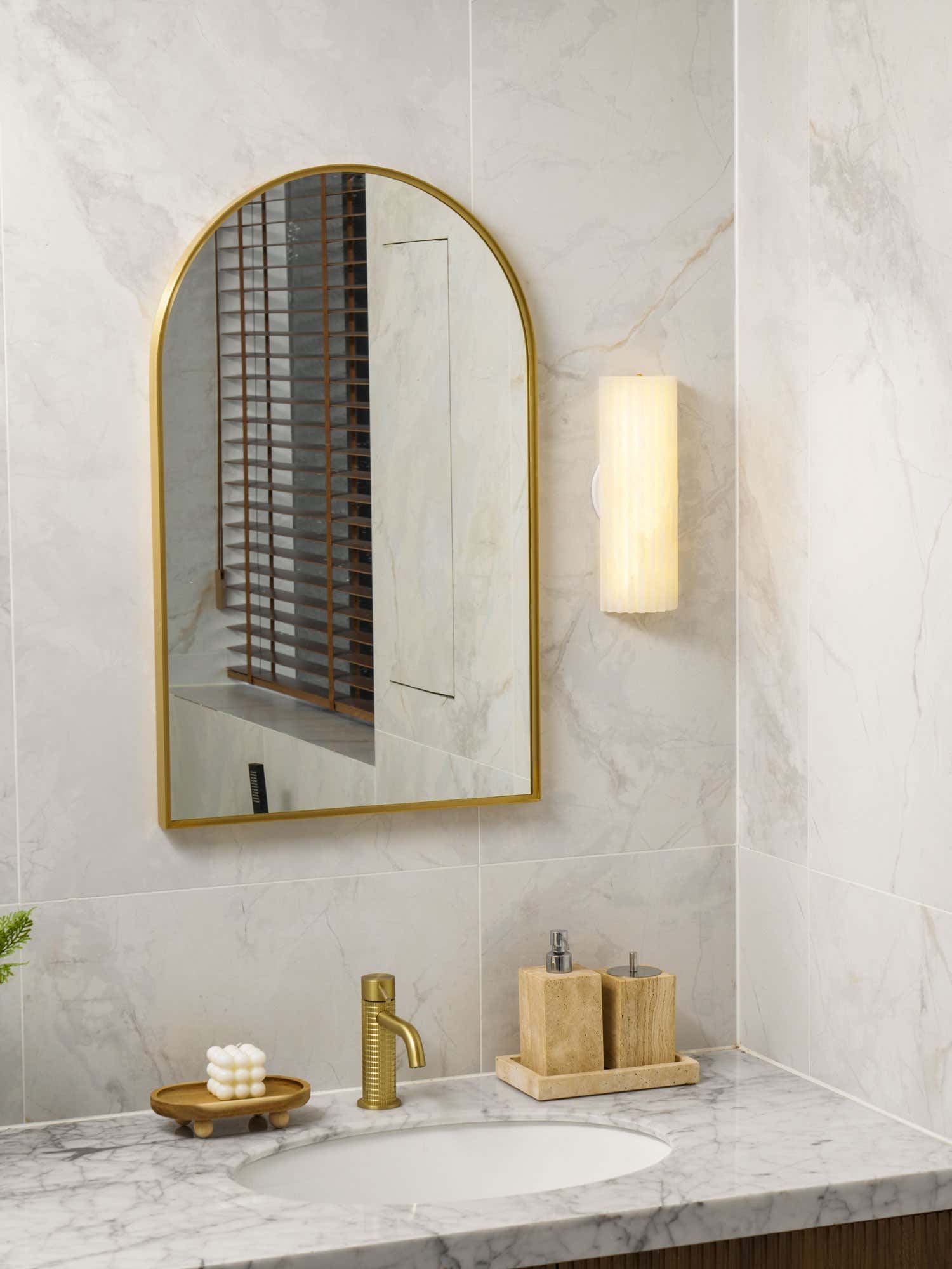 Alvia Alabaster Wall Light