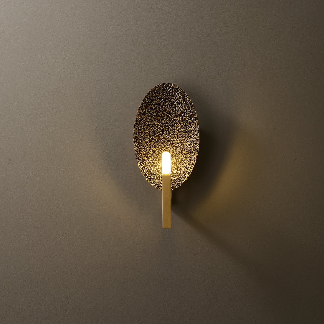 Applique Coque Wall Sconce