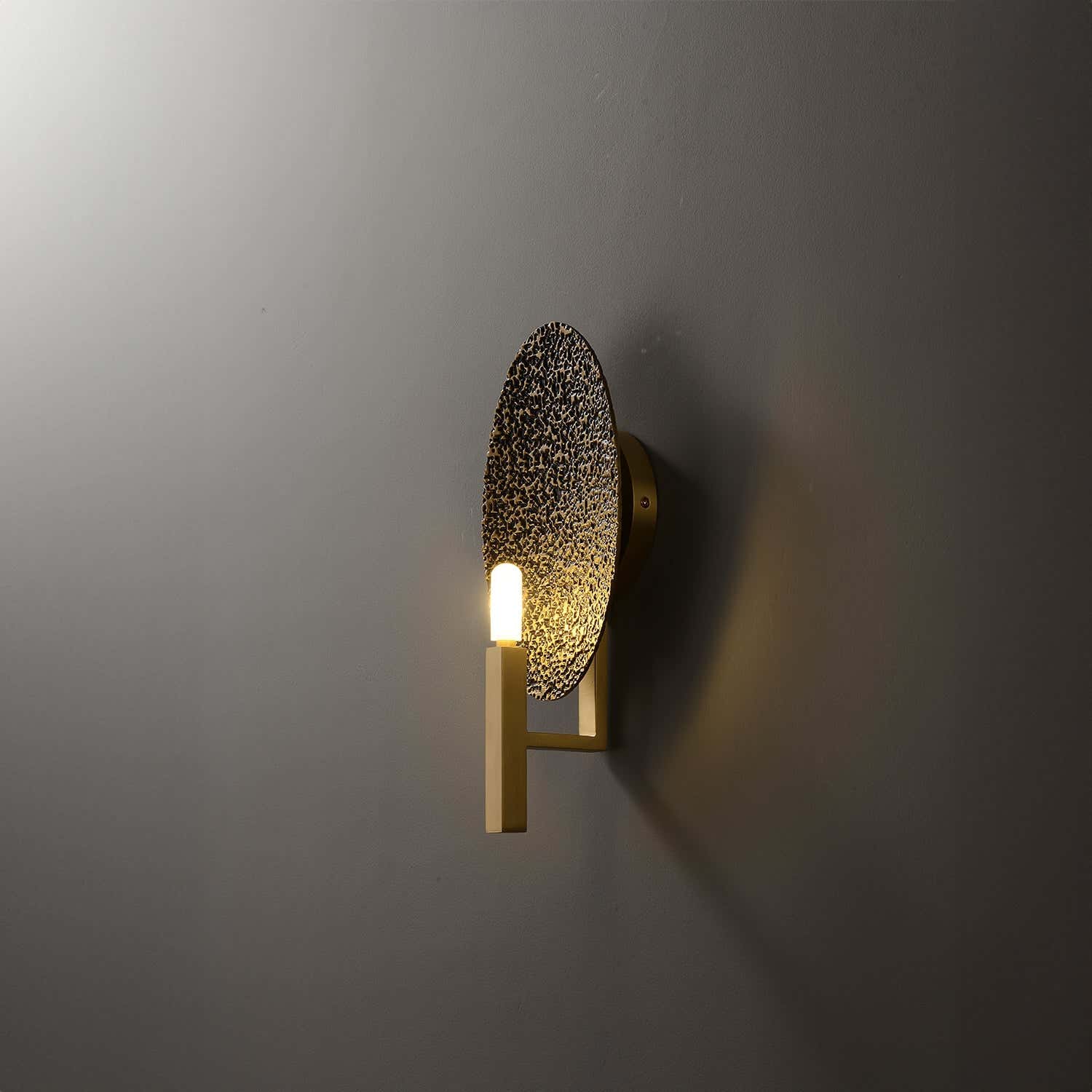 Applique Coque Wall Sconce