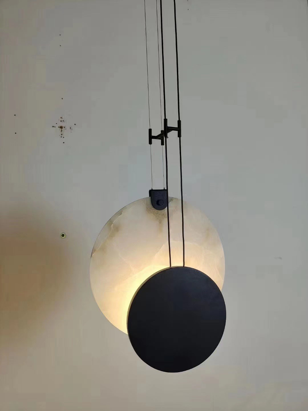 Black Paint Iron Disc Marble Pendant Lamp