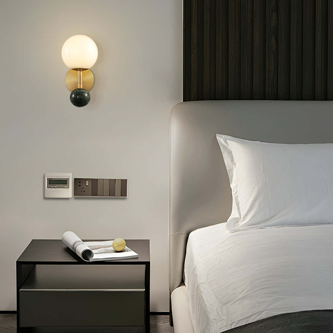 Dalt Wall Light