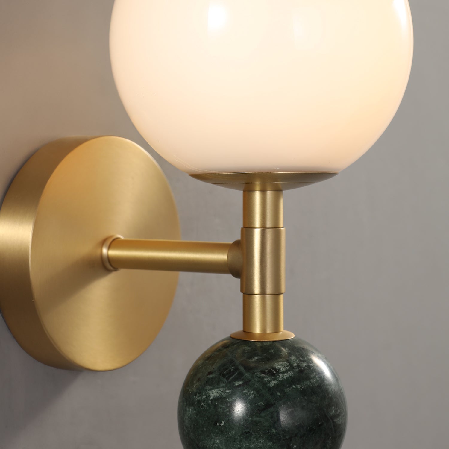 Dalt Wall Light