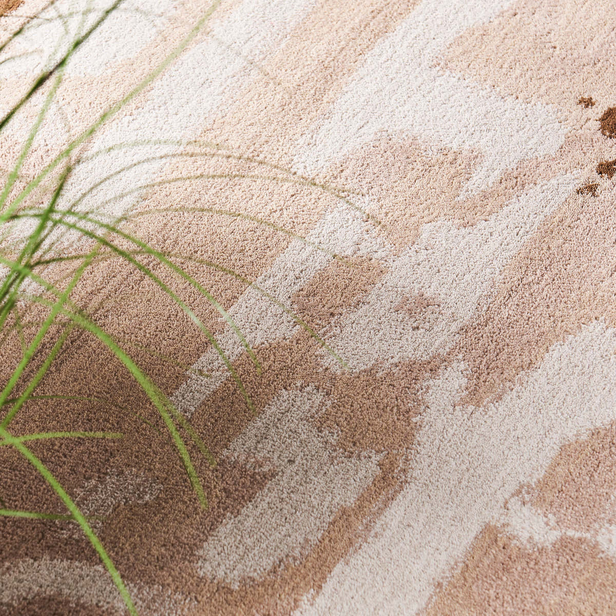 $2500+ Purchase Gift | Solene Ombre Wool-Blend Rug 5'x8'