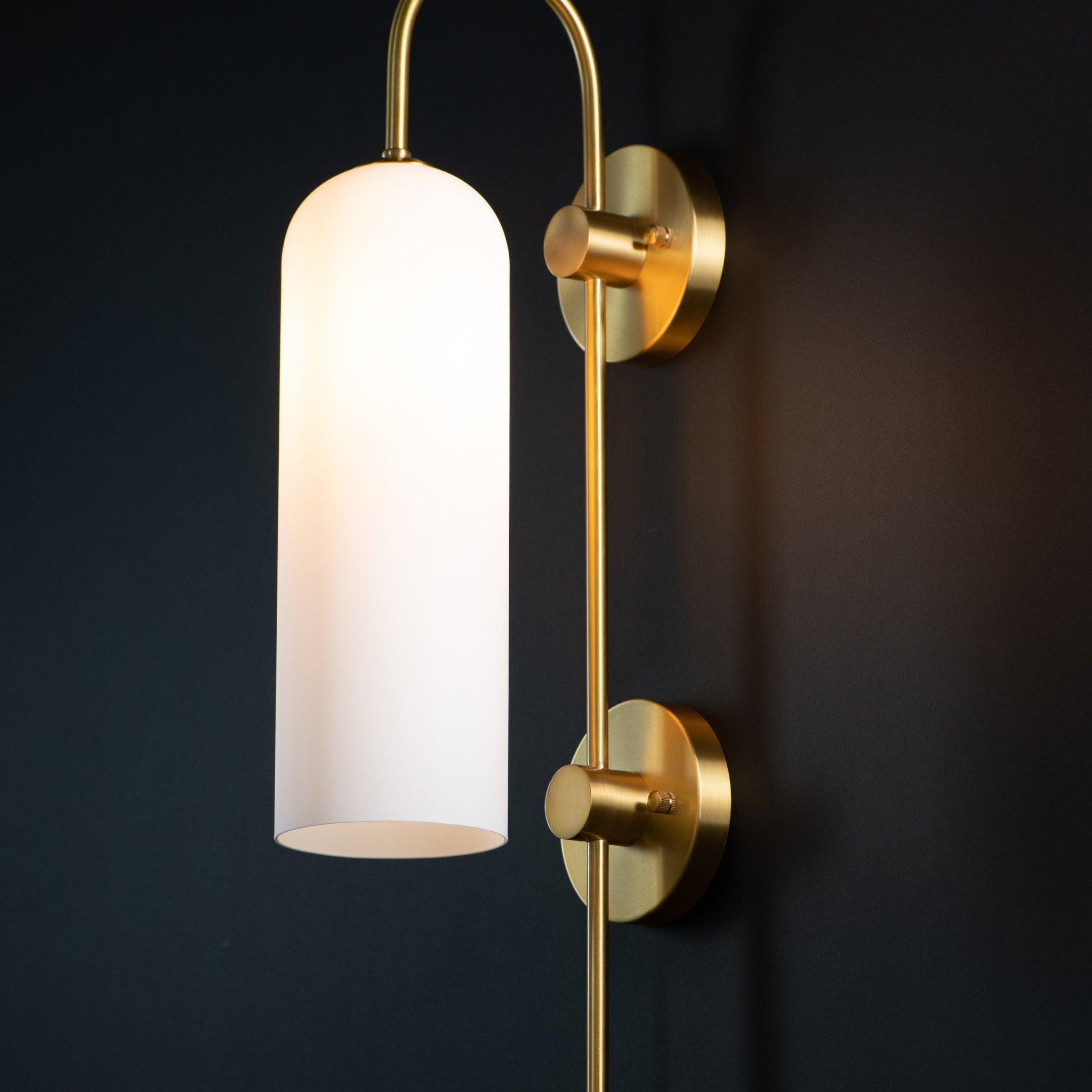 Kai Opal Glass Sconce