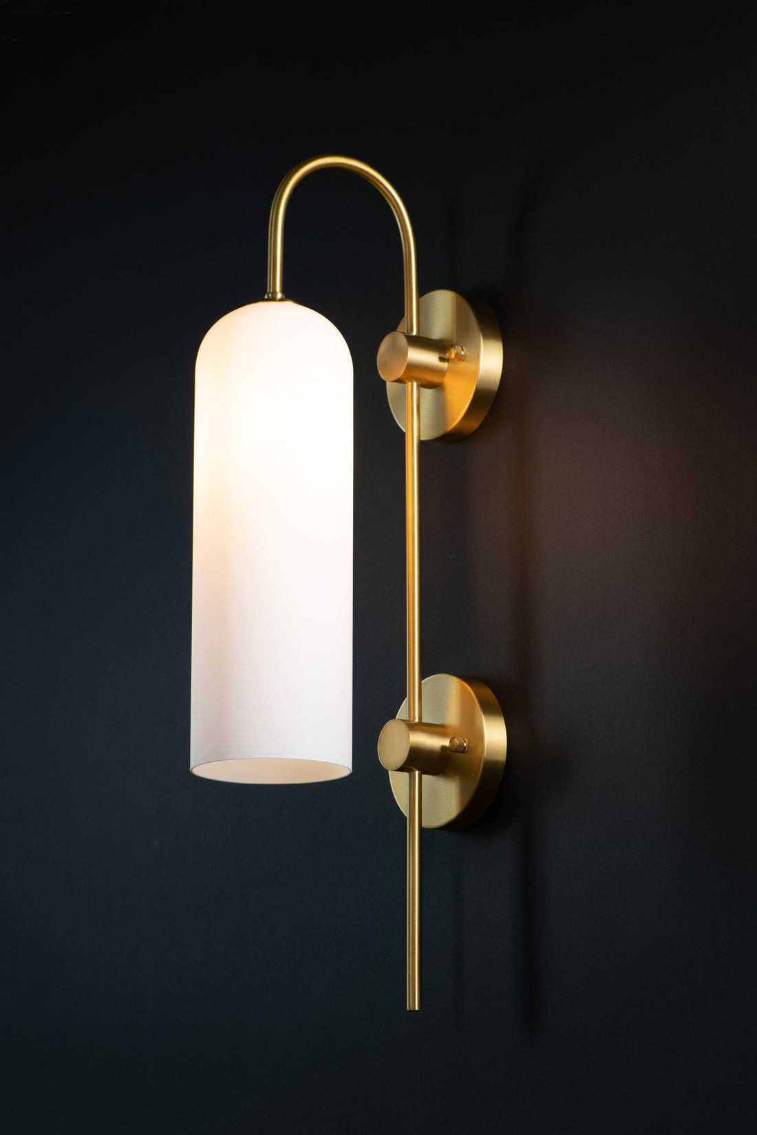 Kai Opal Glass Sconce