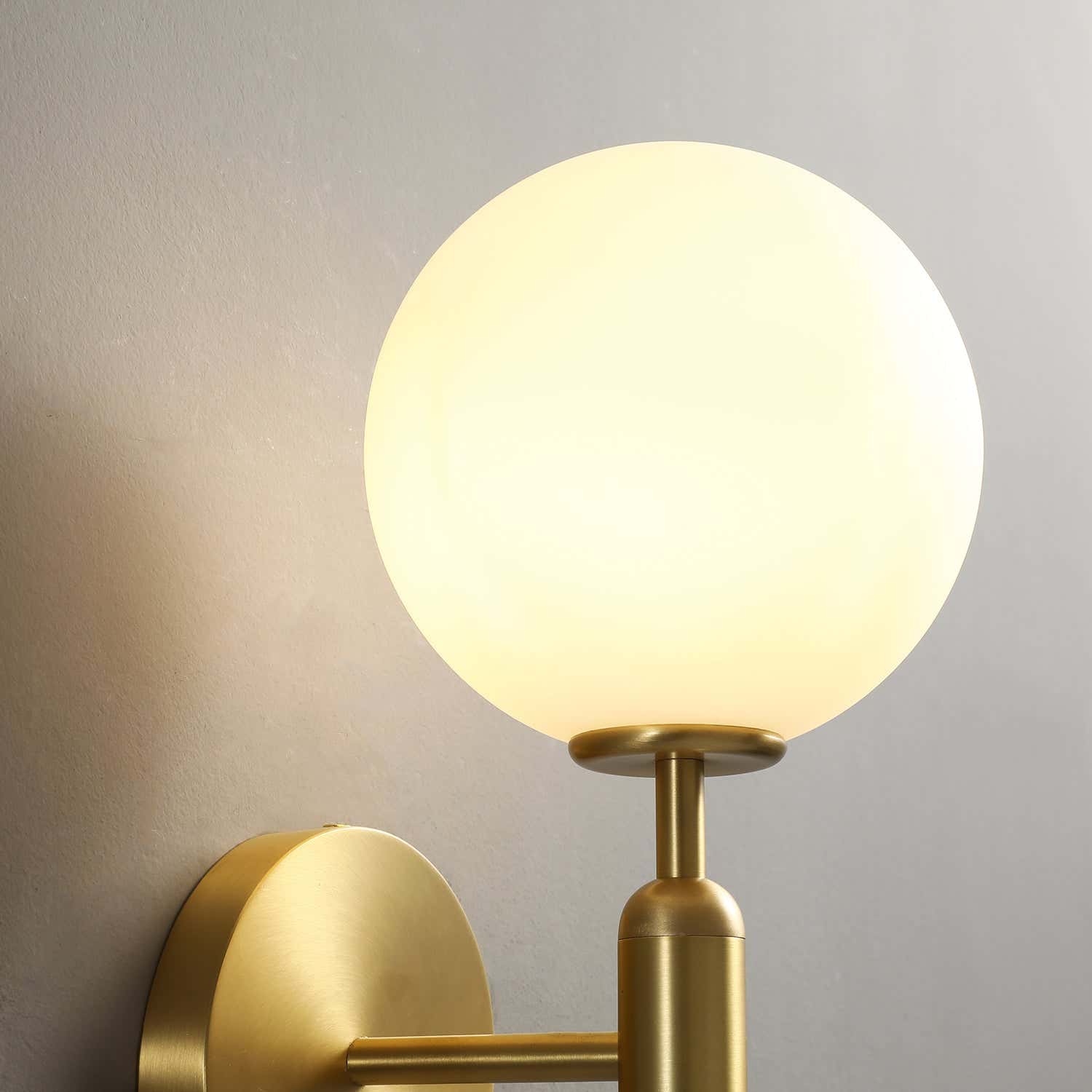 Miira Brass Wall Lamp