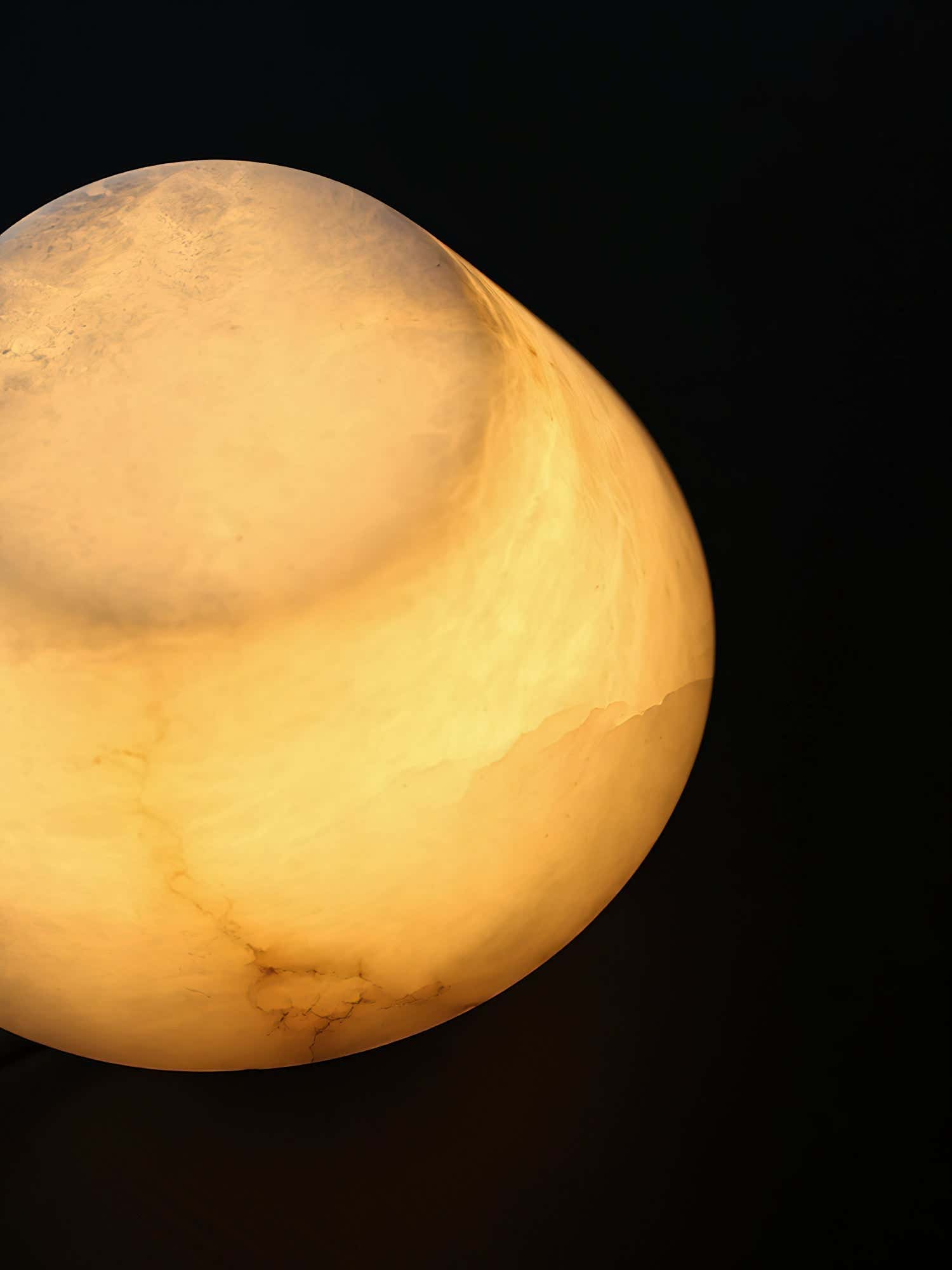 Parachilna Petra Table Lamp