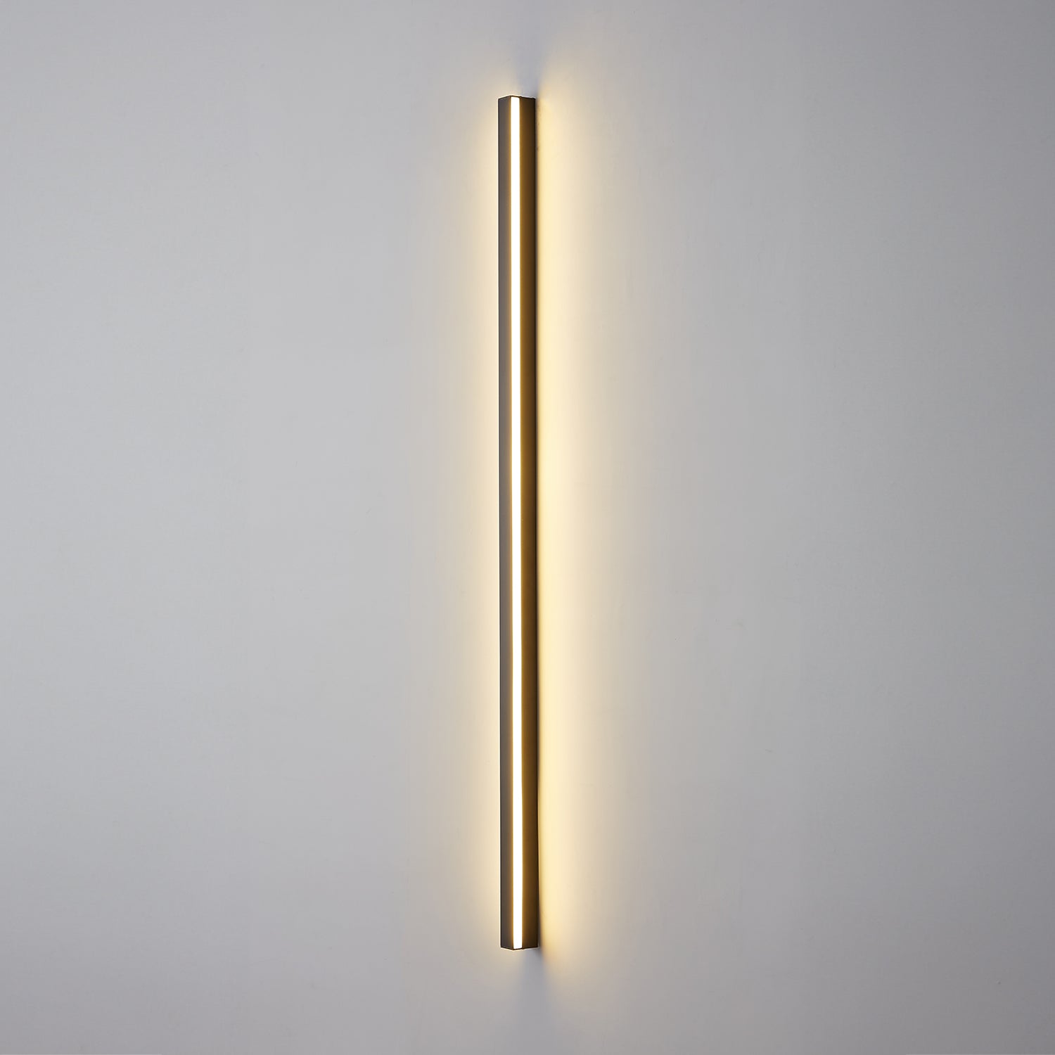 Tratto Wall Light