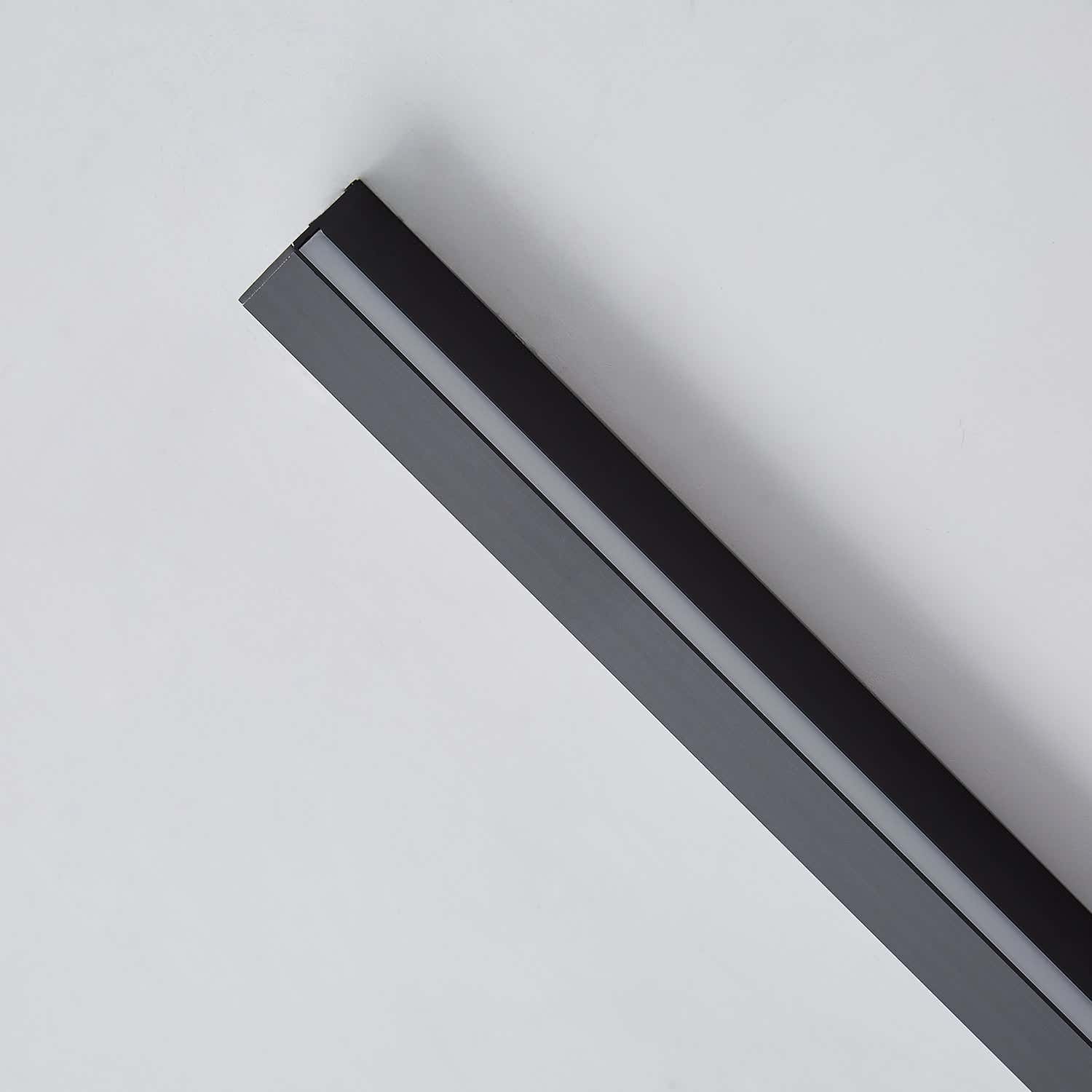 Tratto Wall Light